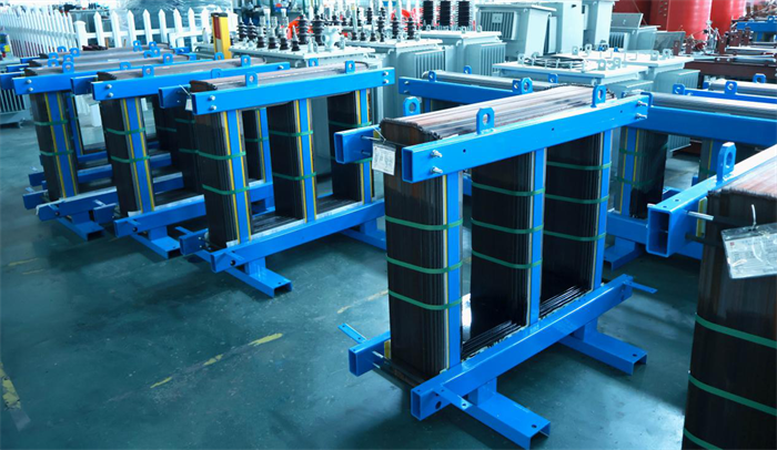 Transformer Minyak Minyak Telung phase: Peralatan inti ing sistem listrik